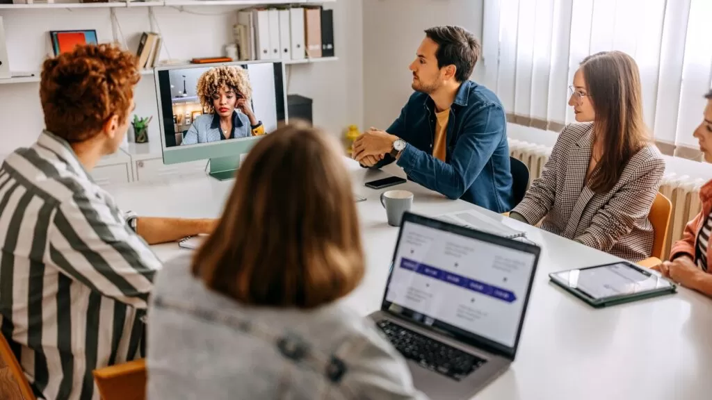 Benefits of hybrid team building